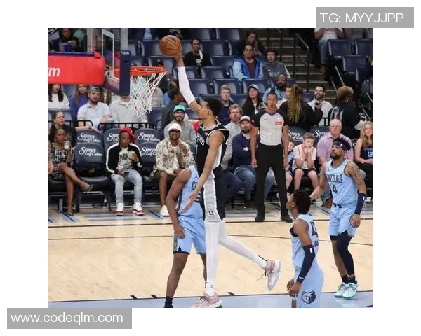 文班亚马首场比赛表现惊艳五次盖帽与字母哥隔扣引发热议